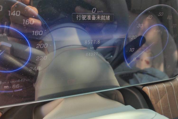 Used Mercedes-Benz EQE SUV 2023 350 4MATIC Luxury Edition Odometer Close Up