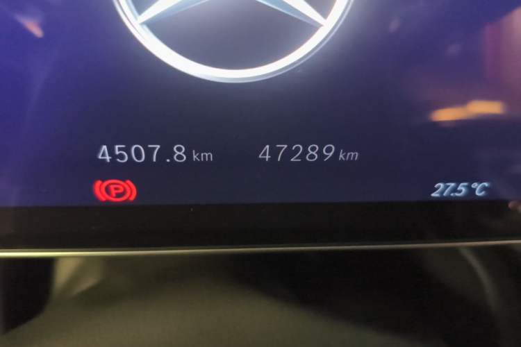 Used Mercedes-Benz EQE SUV 2023 500 4MATIC Special Edition Odometer Close Up