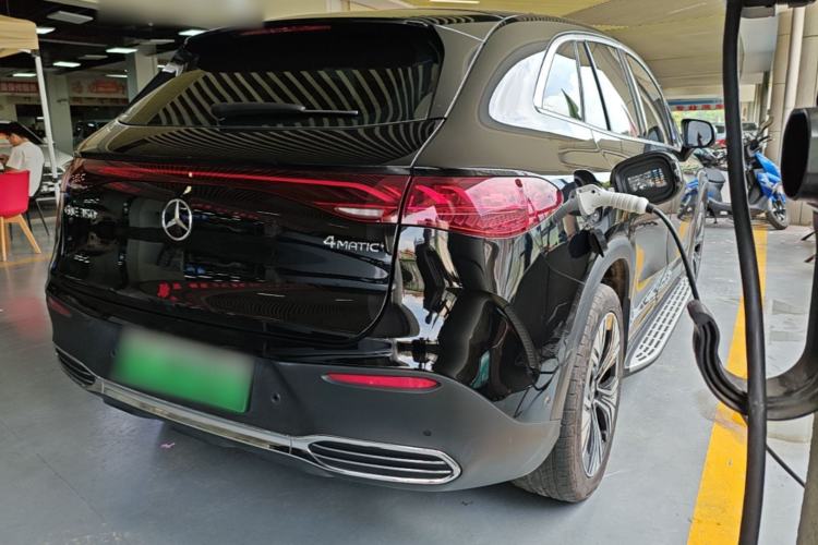 Used Mercedes-Benz EQE SUV 2023 350 4MATIC Luxury Edition Rear Right 45 Deg