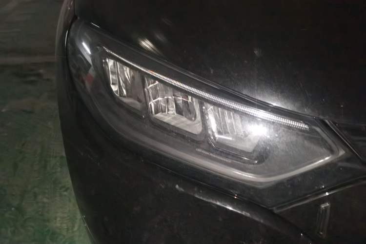 Used Mercedes-Benz EQE SUV 2023 350 4MATIC Pioneer Edition Right Front Headlight