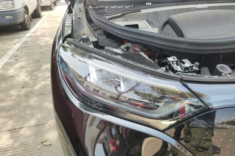 Used Mercedes-Benz EQE SUV 2023 350 4MATIC Luxury Edition Right Front Headlight