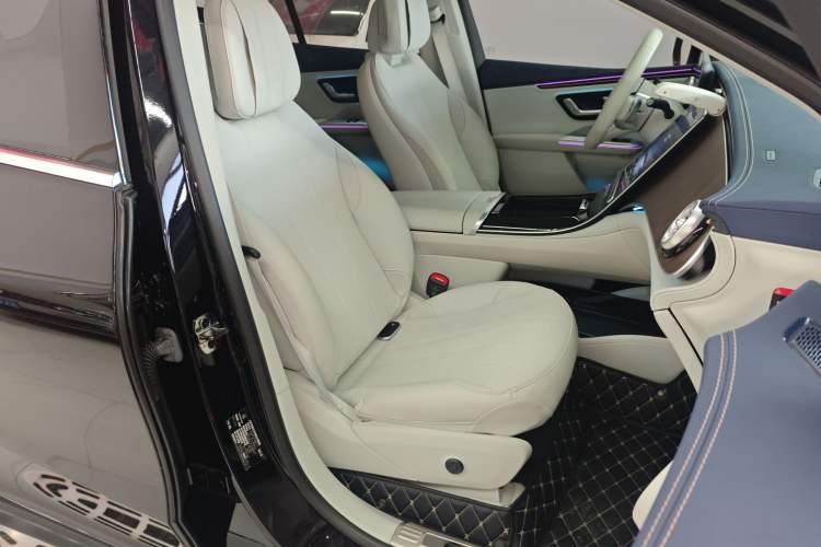 Used Mercedes-Benz EQE SUV 2023 350 4MATIC Pioneer Edition Right Front Seat