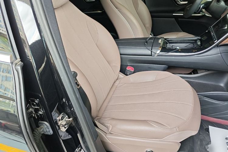 Used Mercedes-Benz EQE SUV 2023 350 4MATIC Luxury Edition Right Front Seat