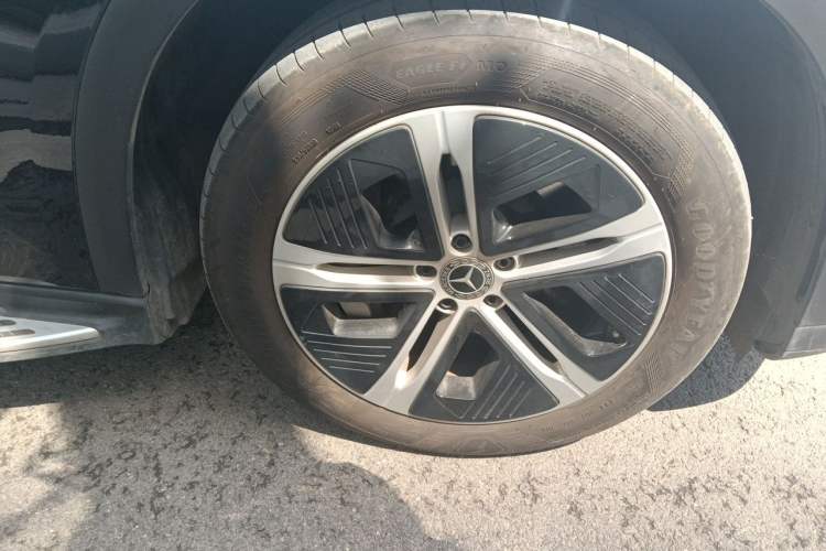 Used Mercedes-Benz EQE SUV 2023 350 4MATIC Pioneer Edition Right Front Wheel Hub
