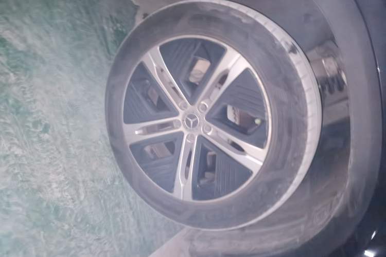 Used Mercedes-Benz EQE SUV 2023 350 4MATIC Pioneer Edition Right Front Wheel Hub