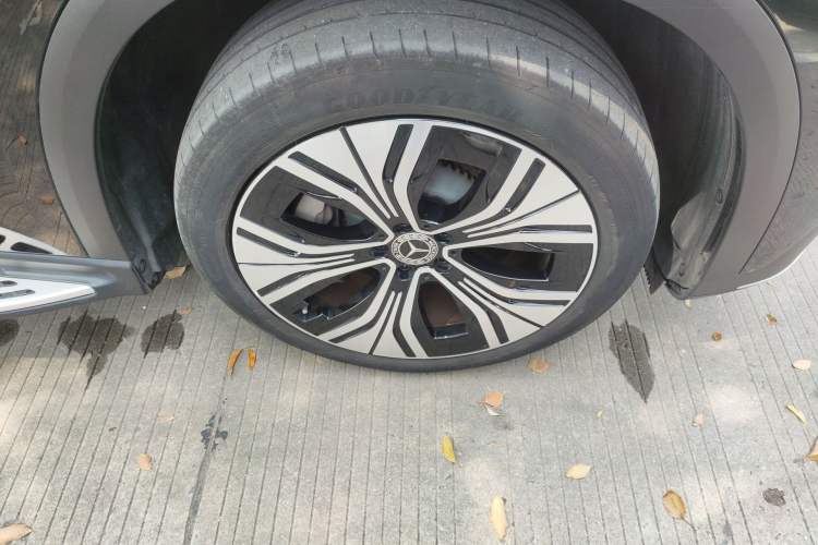 Used Mercedes-Benz EQE SUV 2023 350 4MATIC Luxury Edition Right Front Wheel Hub