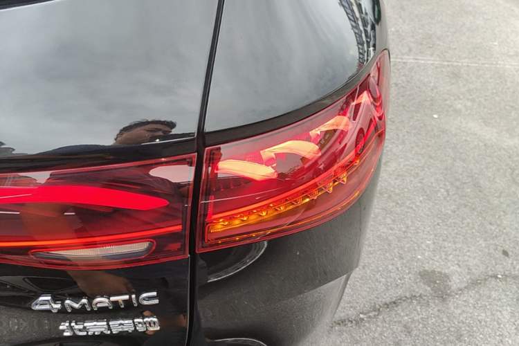 Used Mercedes-Benz EQE SUV 2023 350 4MATIC Pioneer Edition Right Rear Taillight
