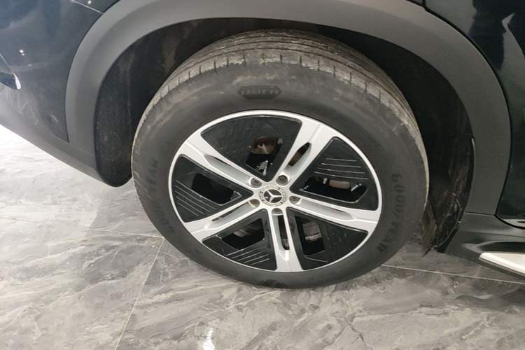Used Mercedes-Benz EQE SUV 2023 350 4MATIC Pioneer Edition Right Rear Wheel Hub