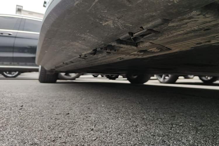 Used Mercedes-Benz EQE SUV 2023 350 4MATIC Pioneer Edition Right Side Sill