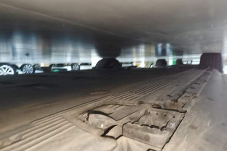 Used Mercedes-Benz EQE SUV 2023 350 4MATIC Pioneer Edition Right Side Sill