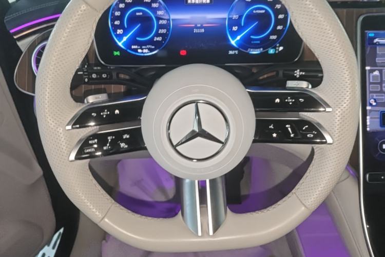 Used Mercedes-Benz EQE SUV 2023 350 4MATIC Pioneer Edition Steering Wheel
