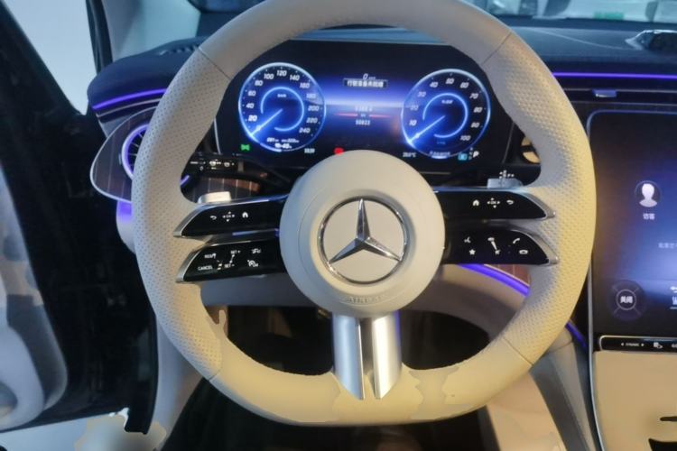 Used Mercedes-Benz EQE SUV 2023 350 4MATIC Luxury Edition Steering Wheel