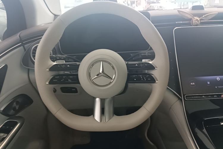 Used Mercedes-Benz EQE SUV 2023 500 4MATIC Special Edition Steering Wheel