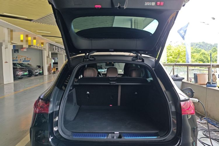 Used Mercedes-Benz EQE SUV 2023 350 4MATIC Luxury Edition Trunk