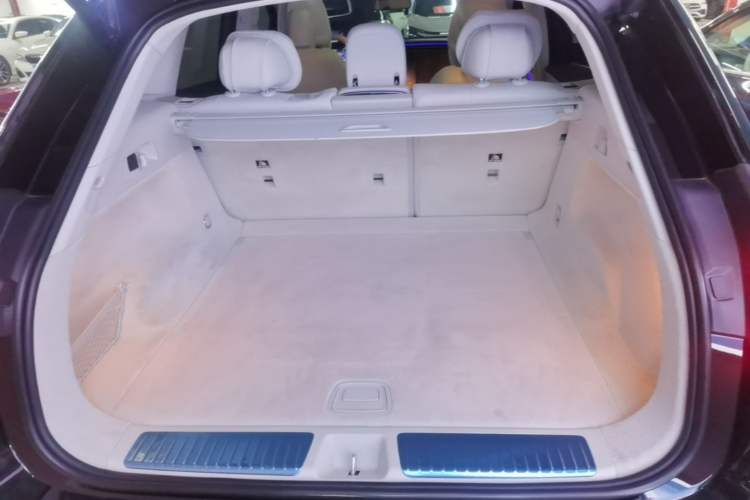 Used Mercedes-Benz EQE SUV 2023 350 4MATIC Luxury Edition Trunk