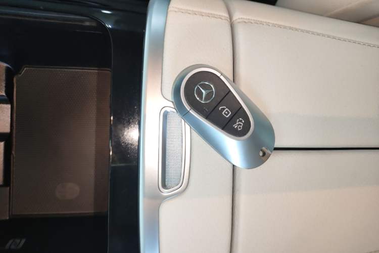 Used Mercedes-Benz EQE SUV 2023 350 4MATIC Pioneer Edition Vehicle Key