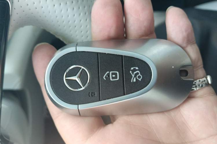 Used Mercedes-Benz EQE SUV 2023 350 4MATIC Pioneer Edition Vehicle Key