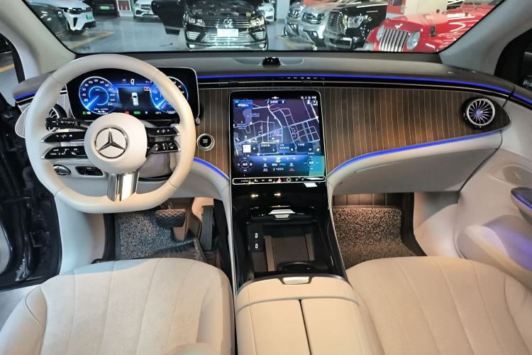 Used Mercedes-Benz EQE SUV 2023 350 4MATIC Pioneer Edition Center Console
