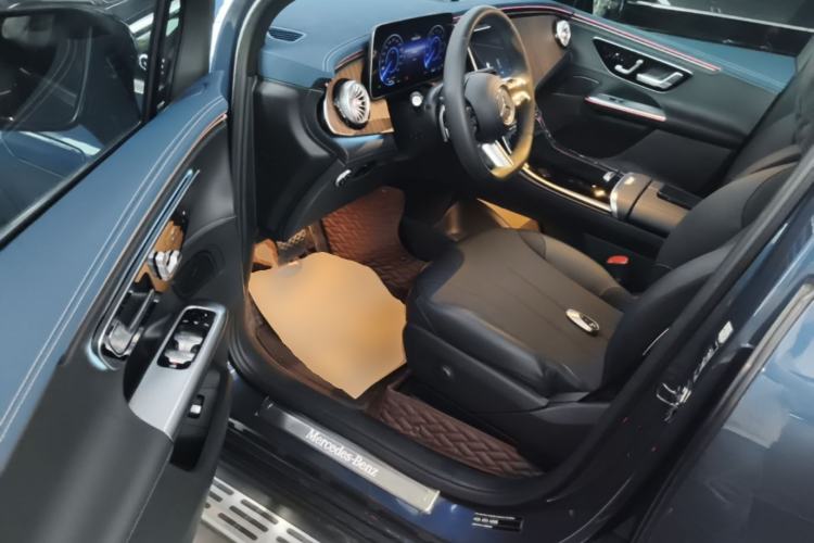 Used Mercedes-Benz EQE SUV 2023 350 4MATIC Pioneer Edition Driver Seat