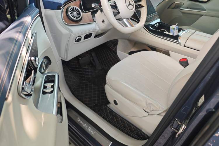 Used Mercedes-Benz EQE SUV 2023 350 4MATIC Luxury Edition Driver Seat