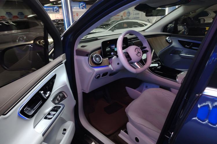Used Mercedes-Benz EQE SUV 2023 350 4MATIC Luxury Edition Driver Seat