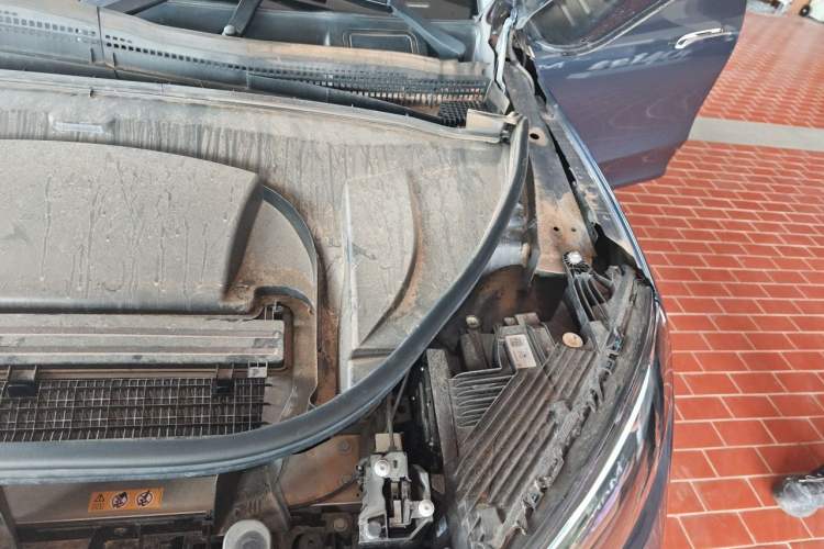 Used Mercedes-Benz EQE SUV 2023 350 4MATIC Pioneer Edition Engine Bay Left