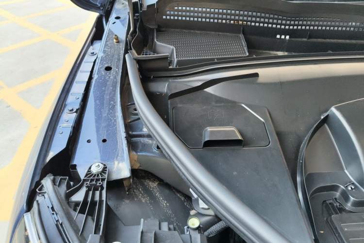 Used Mercedes-Benz EQE SUV 2023 350 4MATIC Pioneer Edition Engine Bay Right