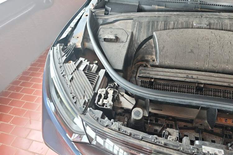 Used Mercedes-Benz EQE SUV 2023 350 4MATIC Pioneer Edition Engine Bay Right