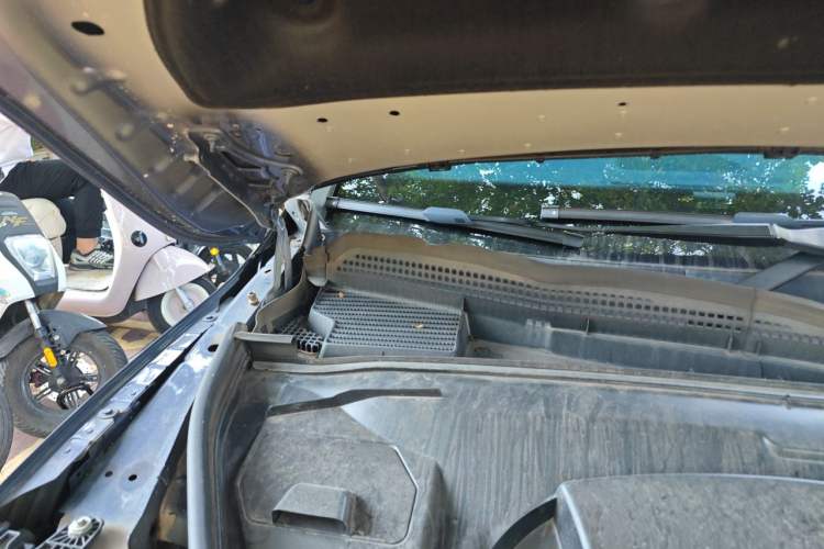 Used Mercedes-Benz EQE SUV 2023 350 4MATIC Luxury Edition Engine Bay Right