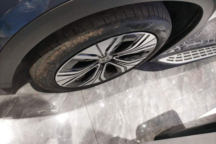Used Mercedes-Benz EQE SUV 2023 350 4MATIC Luxury Edition Exterior 4