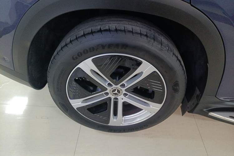 Used Mercedes-Benz EQE SUV 2023 350 4MATIC Pioneer Edition Exterior 7
