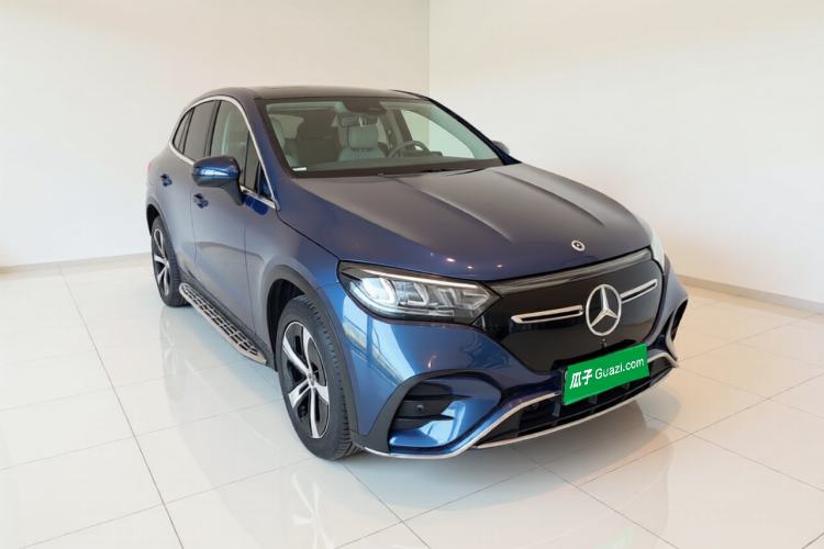 Used Mercedes-Benz EQE SUV 2023 350 4MATIC Pioneer Edition Front Right 45 Deg
