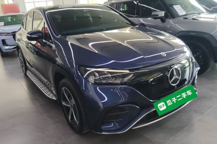 Used Mercedes-Benz EQE SUV 2023 350 4MATIC Pioneer Edition Front Right 45 Deg