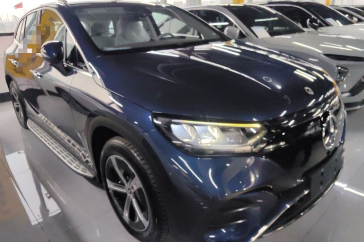 Used Mercedes-Benz EQE SUV 2023 350 4MATIC Pioneer Edition Front Right 45 Deg