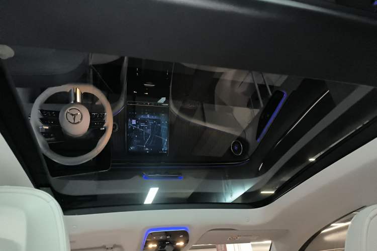 Used Mercedes-Benz EQE SUV 2023 350 4MATIC Pioneer Edition Headliner