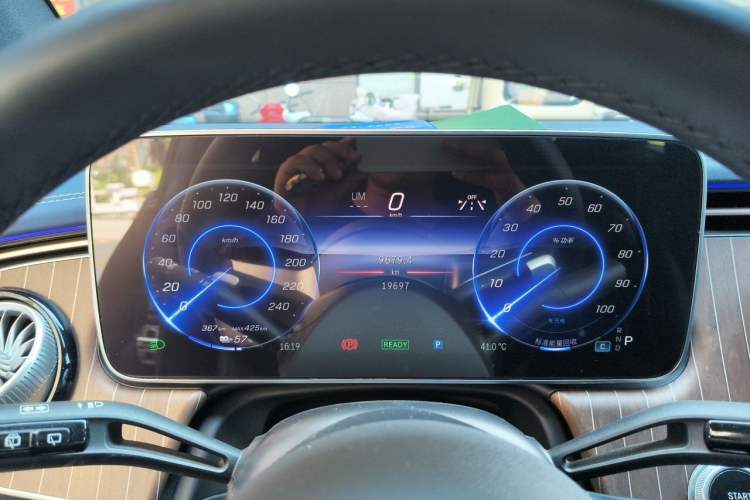 Used Mercedes-Benz EQE SUV 2023 350 4MATIC Pioneer Edition Instrument Cluster