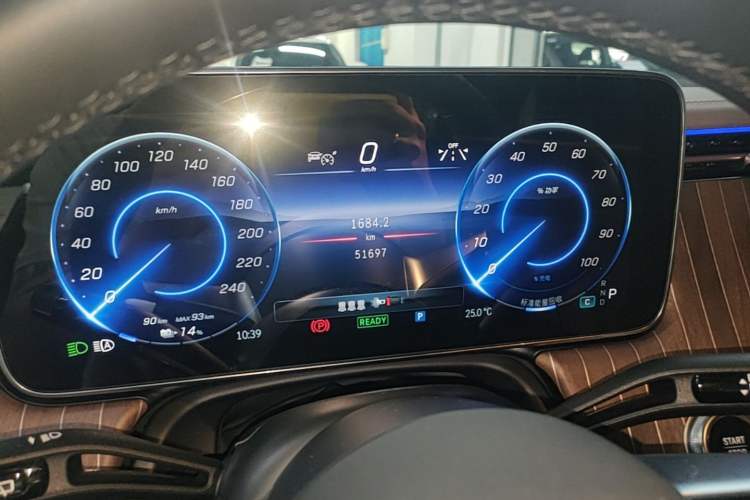 Used Mercedes-Benz EQE SUV 2023 350 4MATIC Pioneer Edition Instrument Cluster