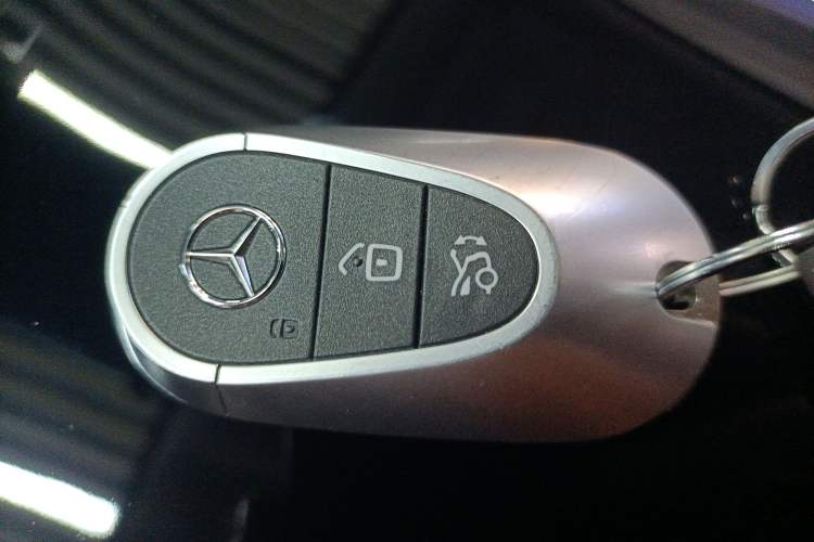 Used Mercedes-Benz EQE SUV 2023 350 4MATIC Pioneer Edition Interior 1