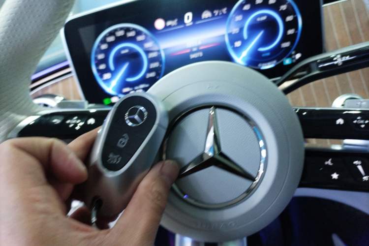 Used Mercedes-Benz EQE SUV 2023 350 4MATIC Luxury Edition Interior 1