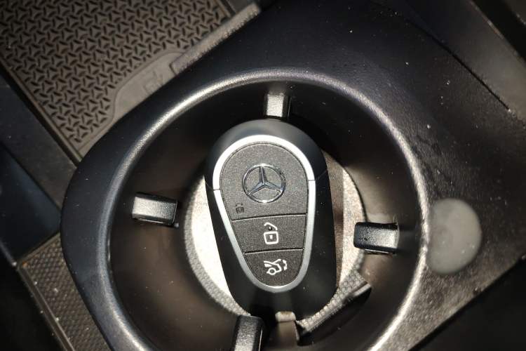 Used Mercedes-Benz EQE SUV 2023 350 4MATIC Luxury Edition Interior 1