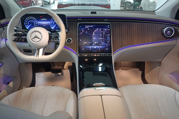 Used Mercedes-Benz EQE SUV 2023 350 4MATIC Pioneer Edition Interior 2