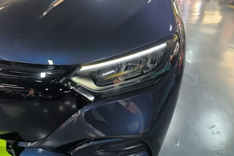 Used Mercedes-Benz EQE SUV 2023 350 4MATIC Pioneer Edition Left Front Headlight