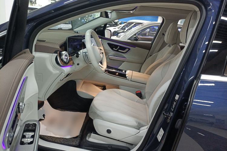 Used Mercedes-Benz EQE SUV 2023 350 4MATIC Pioneer Edition Left Front Seat