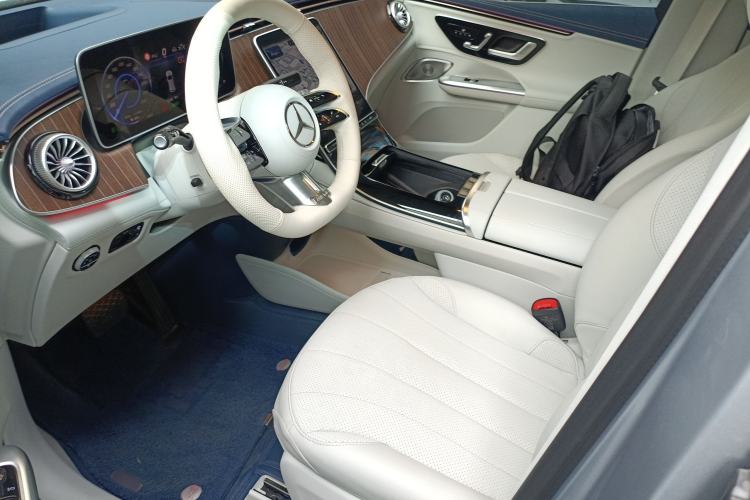 Used Mercedes-Benz EQE SUV 2023 350 4MATIC Luxury Edition Left Front Seat