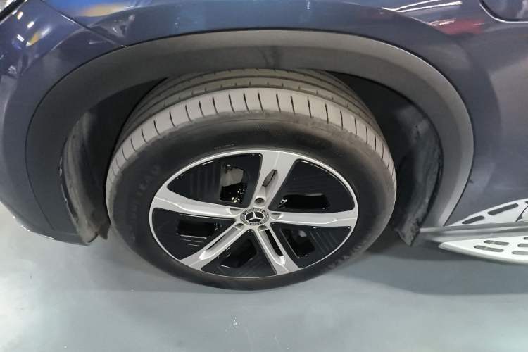 Used Mercedes-Benz EQE SUV 2023 350 4MATIC Pioneer Edition Left Front Wheel Hub
