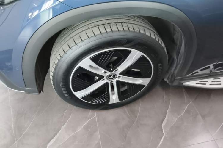 Used Mercedes-Benz EQE SUV 2023 350 4MATIC Pioneer Edition Left Front Wheel Hub