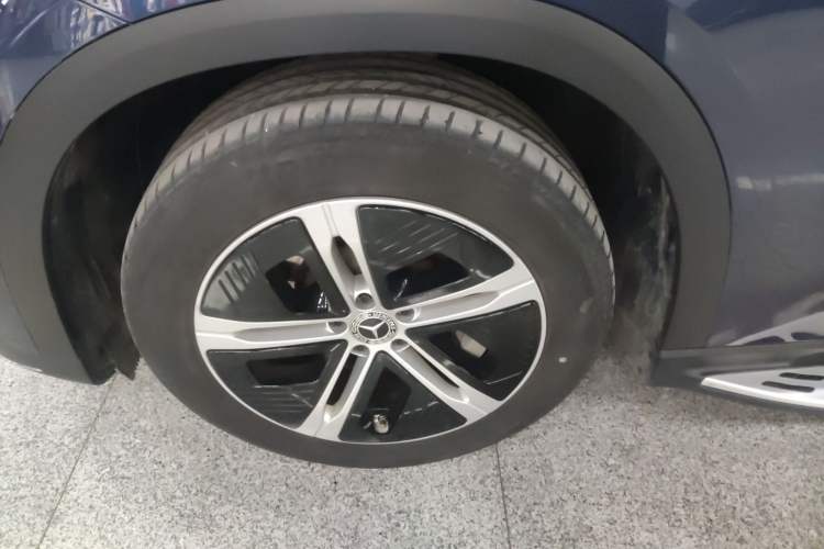 Used Mercedes-Benz EQE SUV 2023 350 4MATIC Pioneer Edition Left Front Wheel Hub