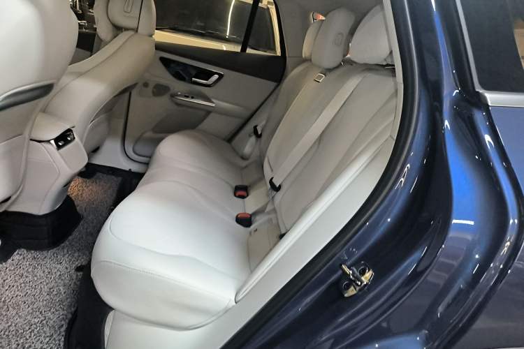 Used Mercedes-Benz EQE SUV 2023 350 4MATIC Pioneer Edition Left Rear Seat
