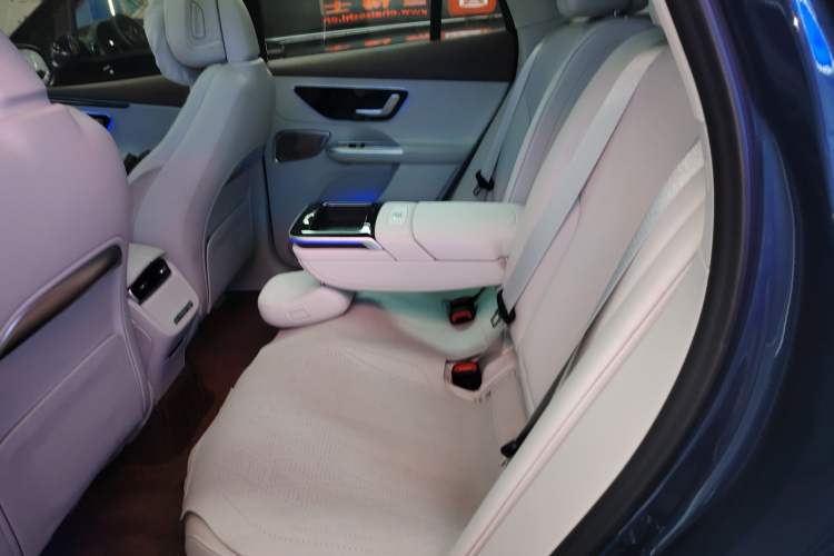 Used Mercedes-Benz EQE SUV 2023 350 4MATIC Luxury Edition Left Rear Seat