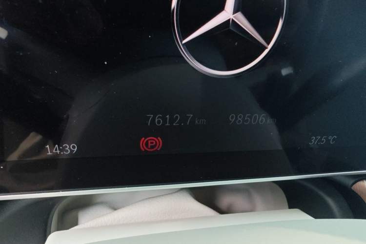 Used Mercedes-Benz EQE SUV 2023 350 4MATIC Luxury Edition Odometer Close Up